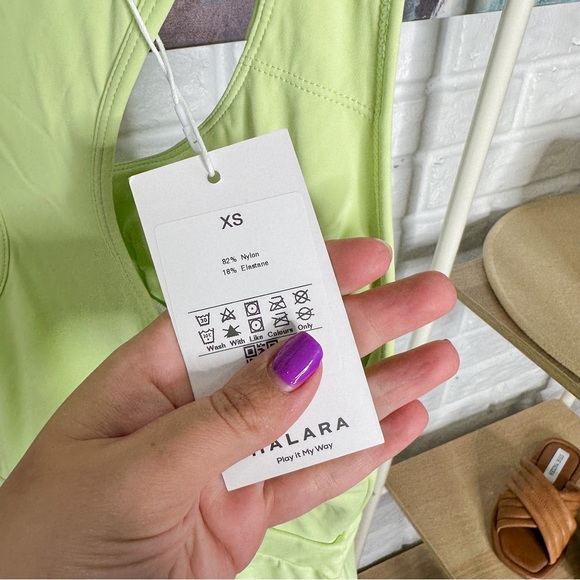 HALARA New Butterfly Everyday Backless Activity Dress - New Classic - Size XS - Picture 3 of 3